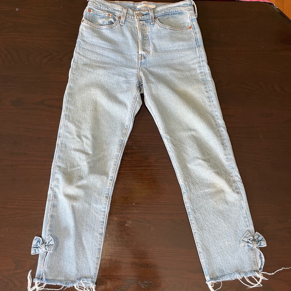 Levi's Wedgie Straight Jeans with Bows and Threads at Hem
